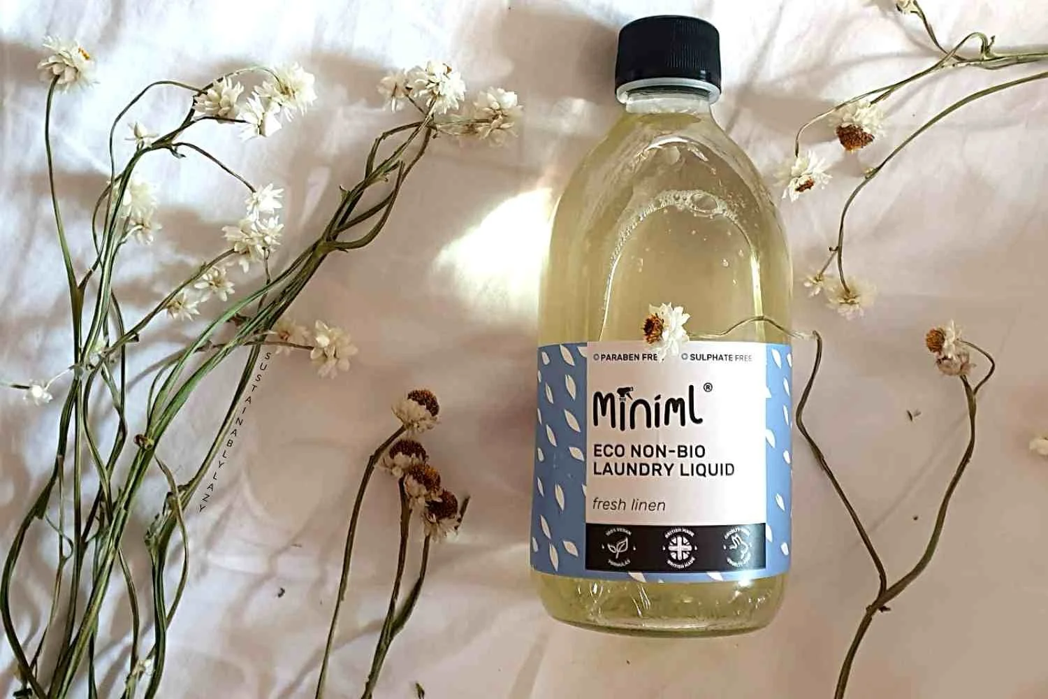 A Review Of Miniml s Liquid Laundry Detergent Is It Worth Your